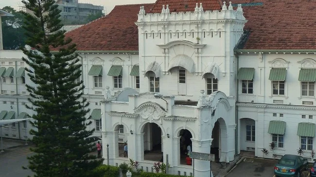 ওষুধ সংকটে শ্রীলঙ্কা, বন্ধ অস্ত্রোপচার