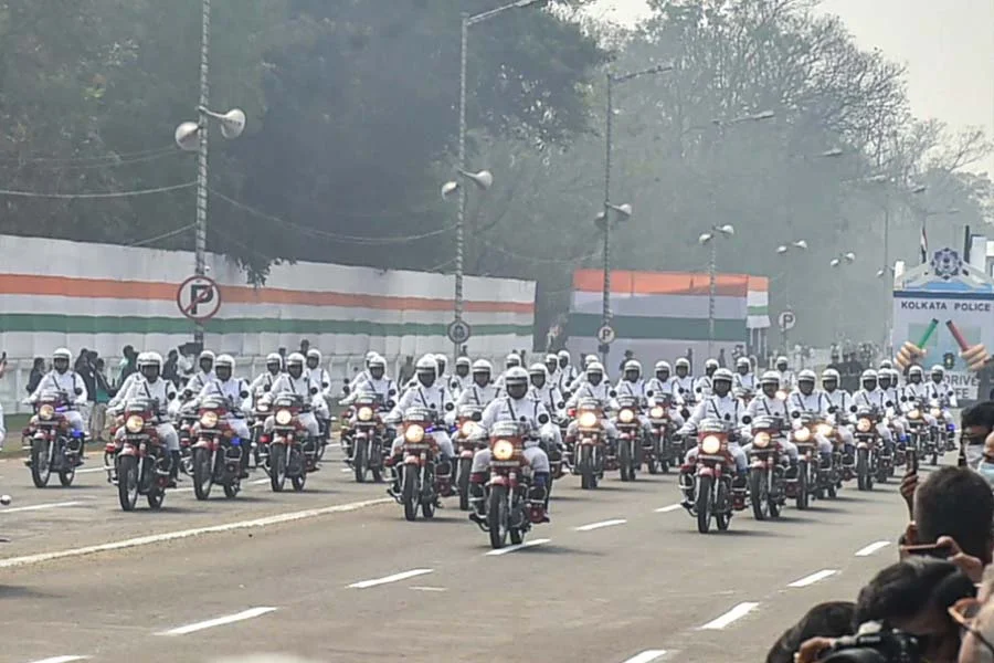 কুচকাওয়াজের মহড়া উপলক্ষ্যে বন্ধ থাকবে শহরের বেশ কিছু রাস্তা, জানাল পুলিশ