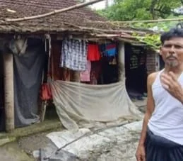 ভিনরাজ্যে গিয়ে বাংলা বলায় বাড়ি ফিরতে পারছে না এক পরিযায়ী শ্রমিক