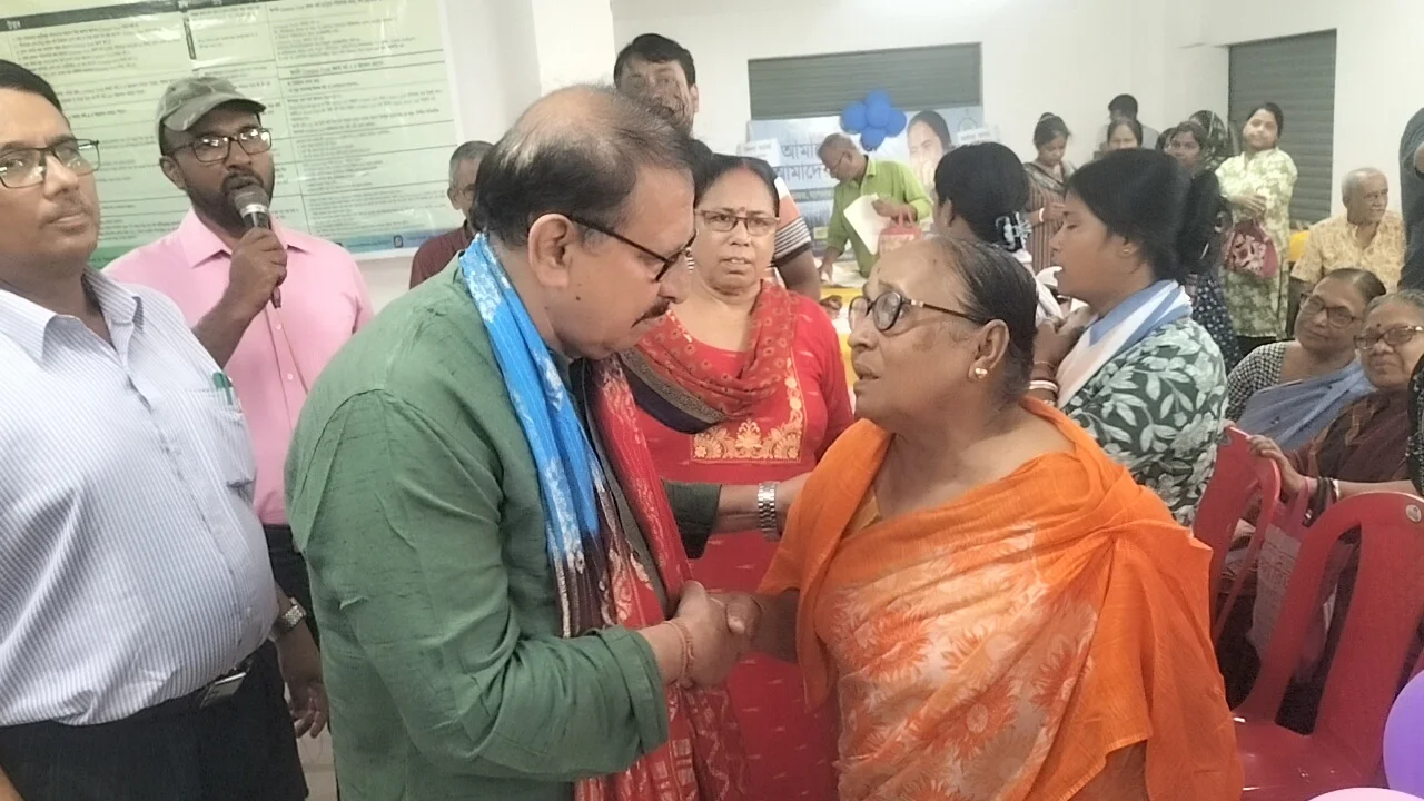 আমাদের পাড়া আমাদের সমাধানে এলাকার মানুষদের কথা শুনলেন বিধায়ক বিমান বন্দ্যোপাধ্যায়