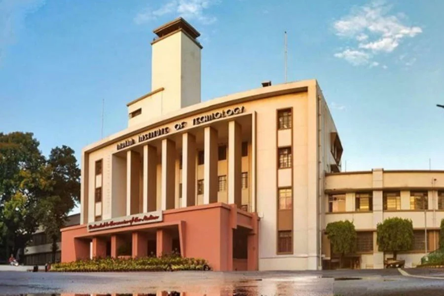 আইআইটি খড়গপুরে আত্মহত্যা রুখতে উদ্যোগ: সরানো হচ্ছে ফ্যান