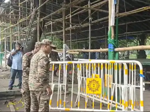 Trinamool protest stage: গান্ধিমূর্তির পাদদেশে তৃণমূলের মঞ্চ খুলছিল সেনা, খবর পেয়েই পৌঁছলেন মমতা