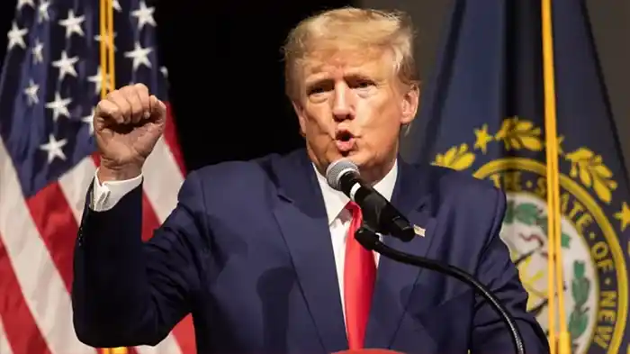 ‘পুতিন চাইলে তোমাকে ধ্বংস করে দেবে’ — জেলেনস্কিকে কড়া সতর্কবার্তা ট্রাম্পের