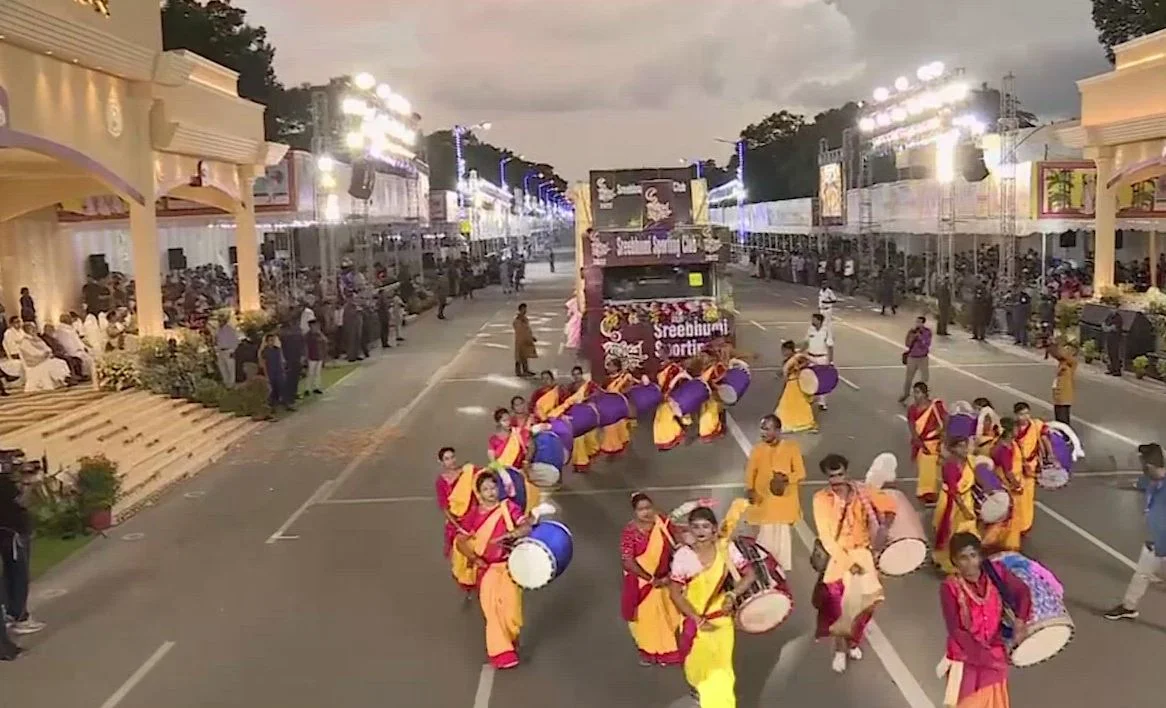 কার্নিভাল উপলক্ষ্যে সেজে উঠছে কলকাতা