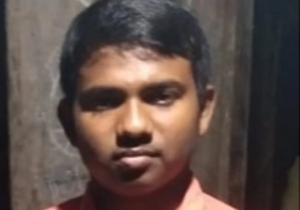 মাধ্যমিকে সম্ভাব্য অষ্টম দিনমজুর ঘরের সন্তান রোহন মণ্ডল, স্বপ্ন চিকিৎসক হওয়ার