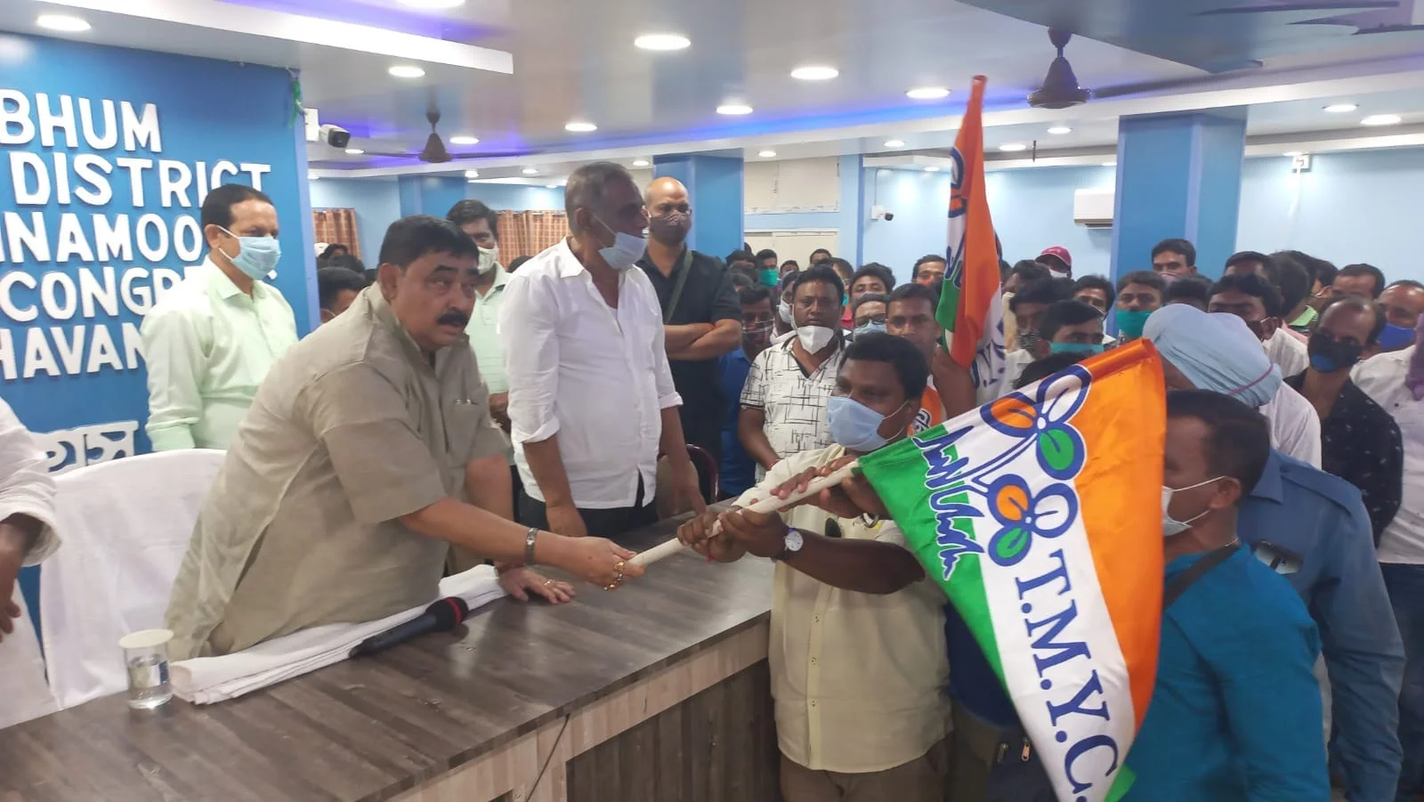 বাম দূর্গে ফাটল, তৃণমূলে যোগদান সিপিআইএমের জেলা সম্পাদকের ছেলে