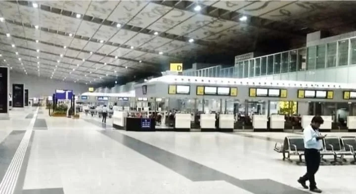 বিমানে বোমা আছে! উড়ো ফোনে দমদম বিমানবন্দরে বোমাতঙ্ক