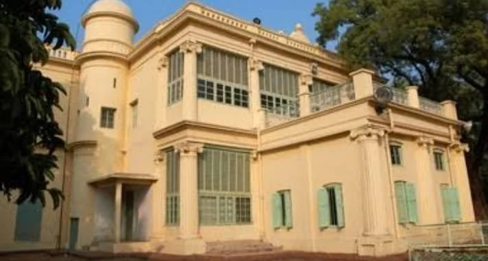 বিভাগীয় প্রধানকে সরানো সহ অধ‍্যাপক সাসপেনশন নিয়ে আদালতের ভৎর্সনার মুখে উপাচার্য