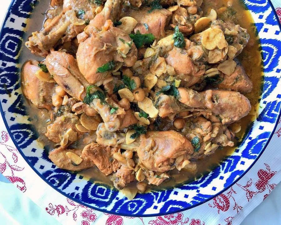 স্বাদ বদলে বানিয়ে ফেলুন রসুন মুরগি