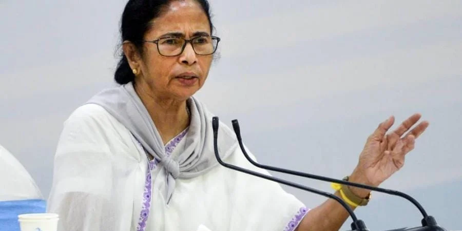 ভ্যাকসিন অতি দ্রুত পাঠাতে প্রধানমন্ত্রীকে ফের চিঠি মমতার, মাসে ২ কোটি ডোজ টিকার আবেদন