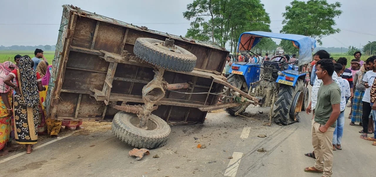 মর্মান্তিক পথদুর্ঘটনায় মৃত ৩, আহত একাধিক