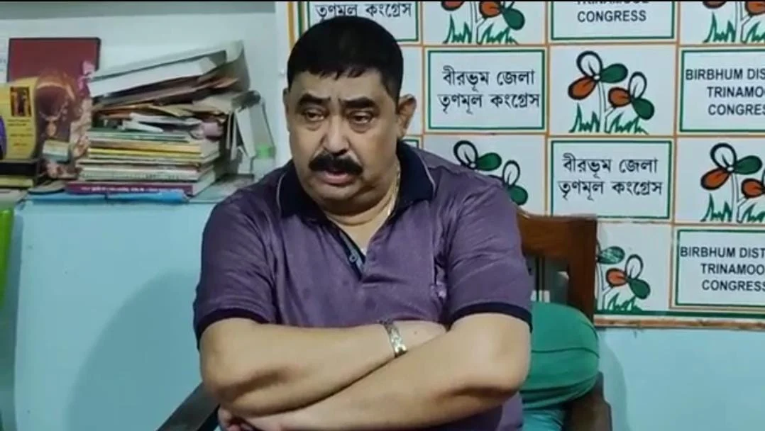 গরুপাচার মামলাঃ অনুব্রতর রক্ষাকবচের আর্জি খারিজ হাইকোর্টে