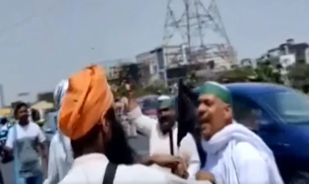 গাজিপুর সীমান্তে কৃষকদের সঙ্গে সংঘর্ষের ঘটনা, বিজেপি নেতার অভিযোগ,২০০ জনের বিরুদ্ধে বিভিন্ন ধারায় মামলা