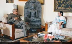 রাজভবনে রাজ্যপালের সঙ্গে সাক্ষাতে মমতা বন্দ্যোপাধ্যায়