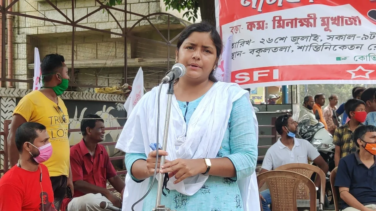 বিশ্বভারতীতে অচলায়তন ভাঙার ডাক দিলেন মীনাক্ষী