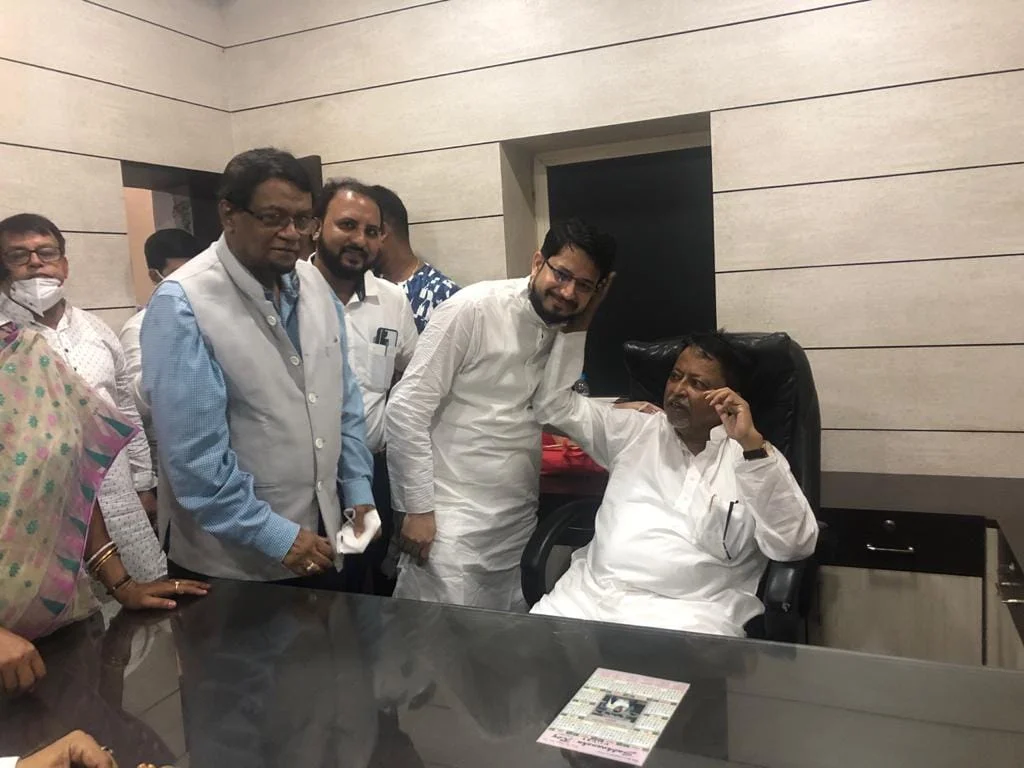 কৃষ্ণা রায়ের শ্রাদ্ধে হাজির সাধারণ মানুষ ও বিশিষ্টরা