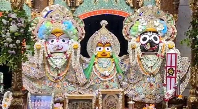 ইসকন কার্যালয়ে পৌঁছে গেল  মুখ্যমন্ত্রীর ভোগ, এবার পাইলটকারের প্রহরায়  মাসির বাড়ির পথে তিন ভাইবোন