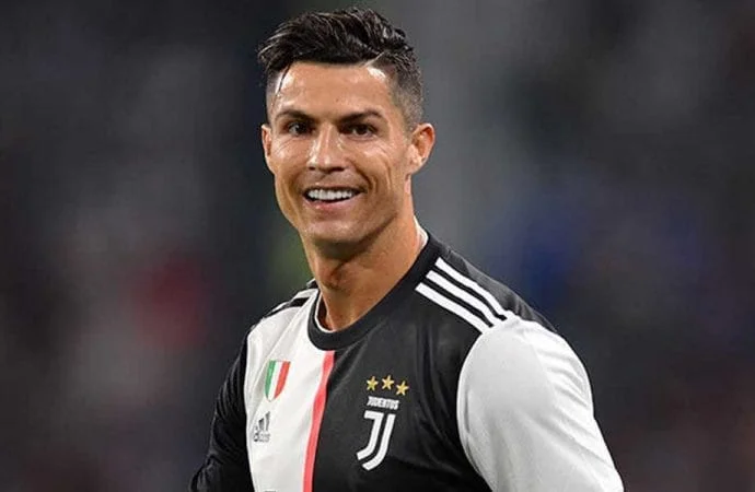 জুভেন্টাসেই থাকছেন রোনাল্ডো