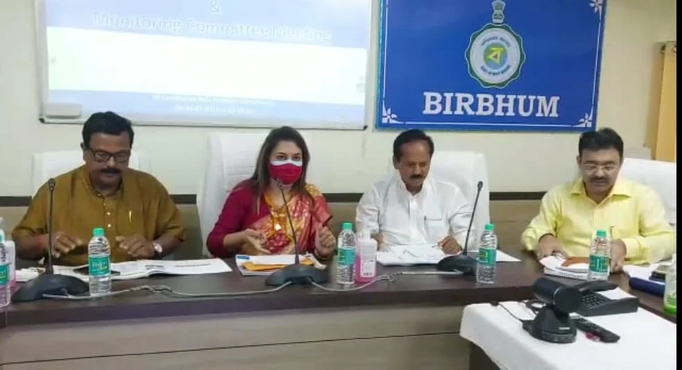 জেলার উন্নয়ন নিয়ে দিশা কমিটির উচ্চ পর্যায়ের বৈঠক অনুষ্ঠিত বীরভূমের সিউড়িতে