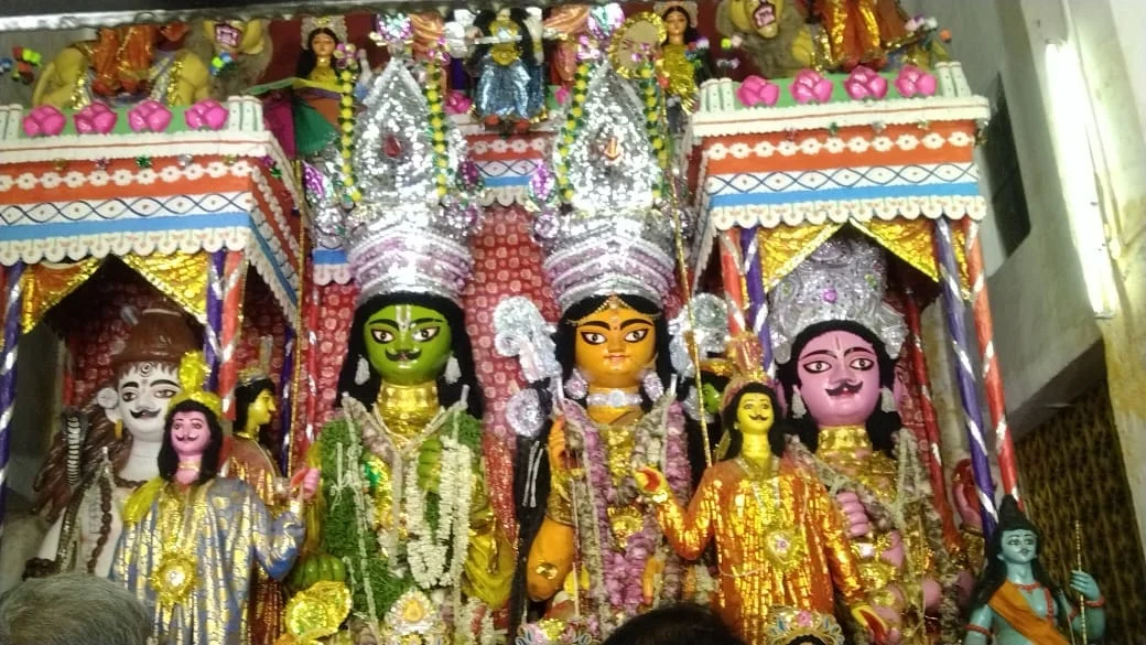 কোভিড প্রোটোকল মেনে আজ শ্রাবণ মাসের শেষ রবিবার  ভাসান হবে রামরাজাতলার রামচন্দ্রের