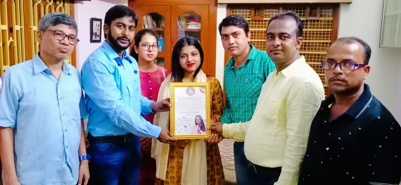 ইন্ডিয়ান আইডল খ্যাত অরুনিতা কাঞ্জিলালকে সংবর্ধনা ন্যাশনাল হিউম্যান রাইটস কাম মিডিয়া অর্গানাইজেশনের