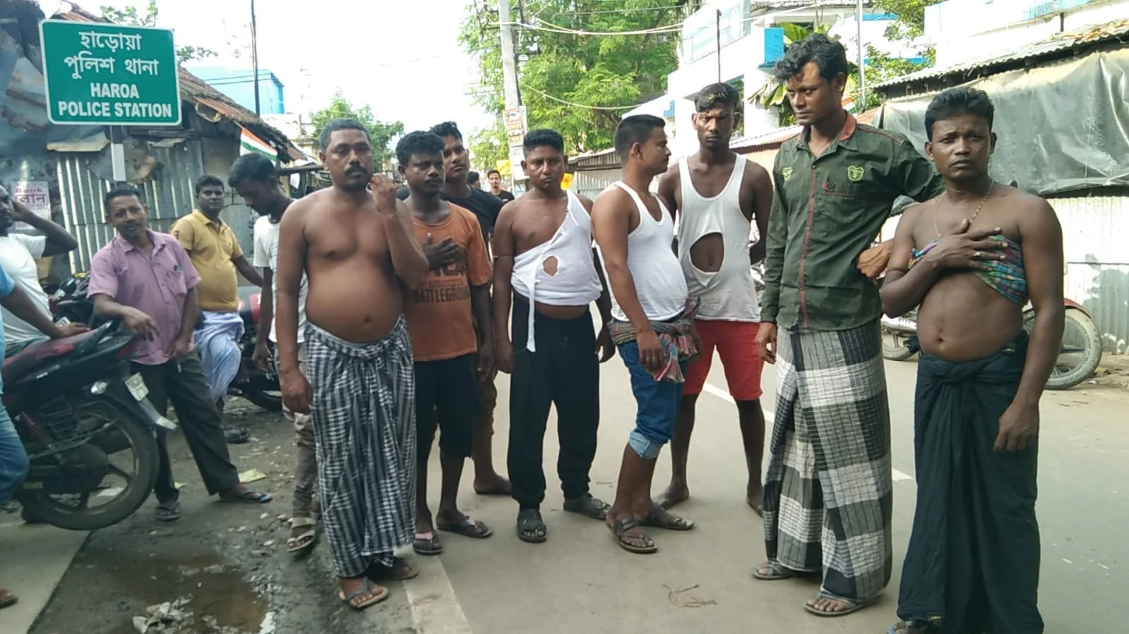 তৃণমূলের মিটিং-এ আইএসএফের হামলা, জখম ১০ কর্মী