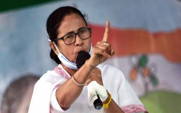 'কাজ না করলে সরে যেতে হবে ' প্রচার থেকেই দলীয় প্রার্থীদের কড়া বার্তা মমতার