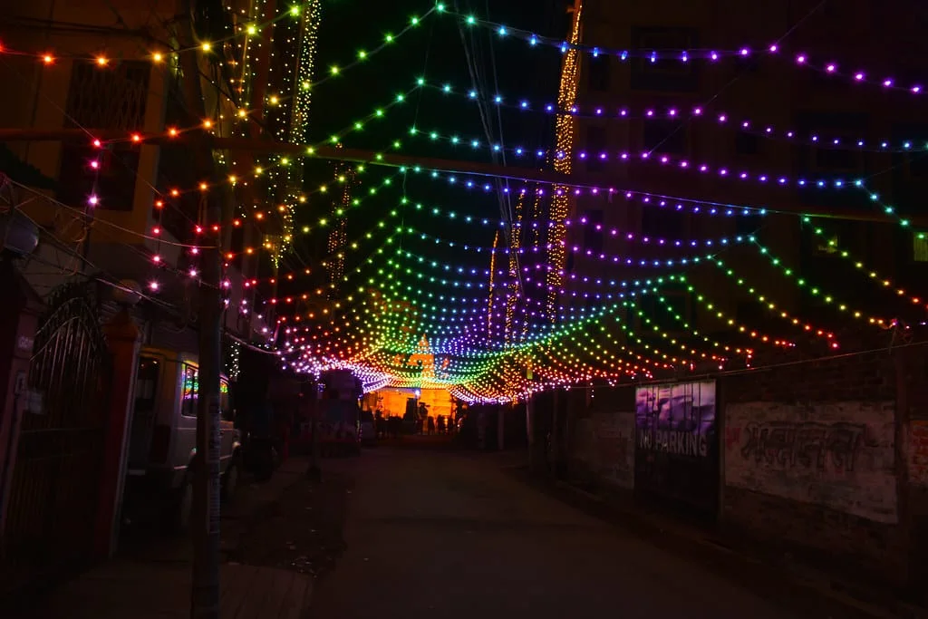 মুসলিমদের সহযোগিতায় দুর্গাপুজোয় উৎসব-মুখর মেটিয়াবুরুজ