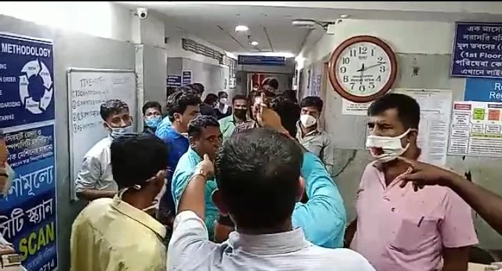 ফের চিকিৎসায় গাফিলতির অভিযোগ, রোগীর মৃত্যুর ঘটনায় হাসপাতালে বিক্ষোভ-ভাঙচুর