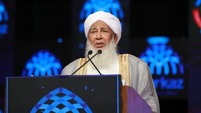 প্রথম ভারতীয় আলেম হিসেবে সংযুক্ত আরব আমিরাতের গোল্ডেন ভিসা পেলেন গ্র্যান্ড মুফতি আবুবক্কর আহমেদ