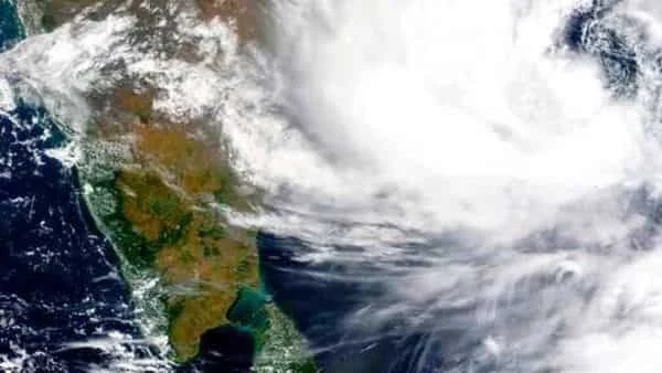 ২৪টি সাইক্লোন সেন্টার খুলছে রাজ্য