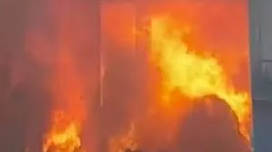 আমেরিকার ভবনে বিধবংসী আগুন, পুড়ে মৃত্যু ১৩ জনের