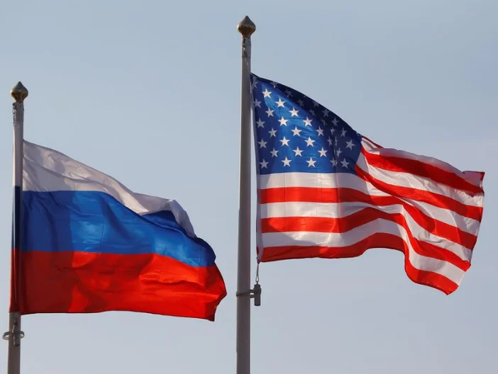 মার্কিন ভিসা পেতে রুশ নাগরিকদের দৌড়াতে হবে পোল্যান্ডে!