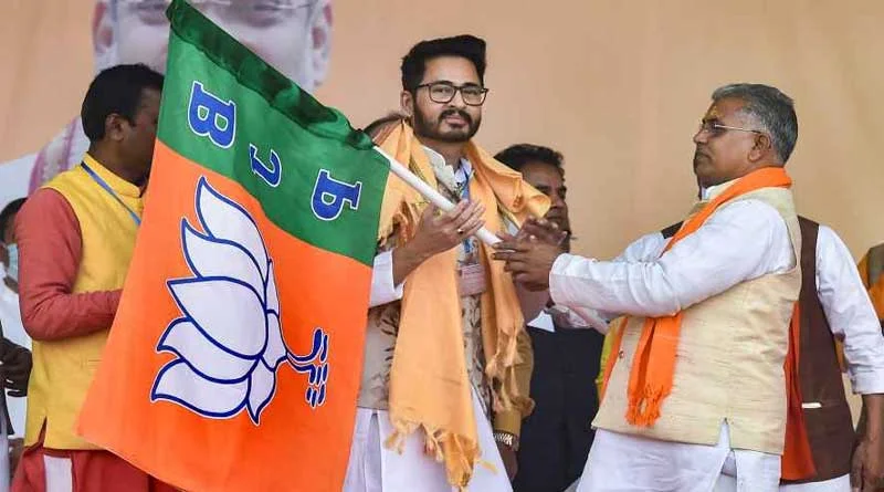 এবার বেসুরো হিরণ, দলবদলের জল্পনা তুঙ্গে