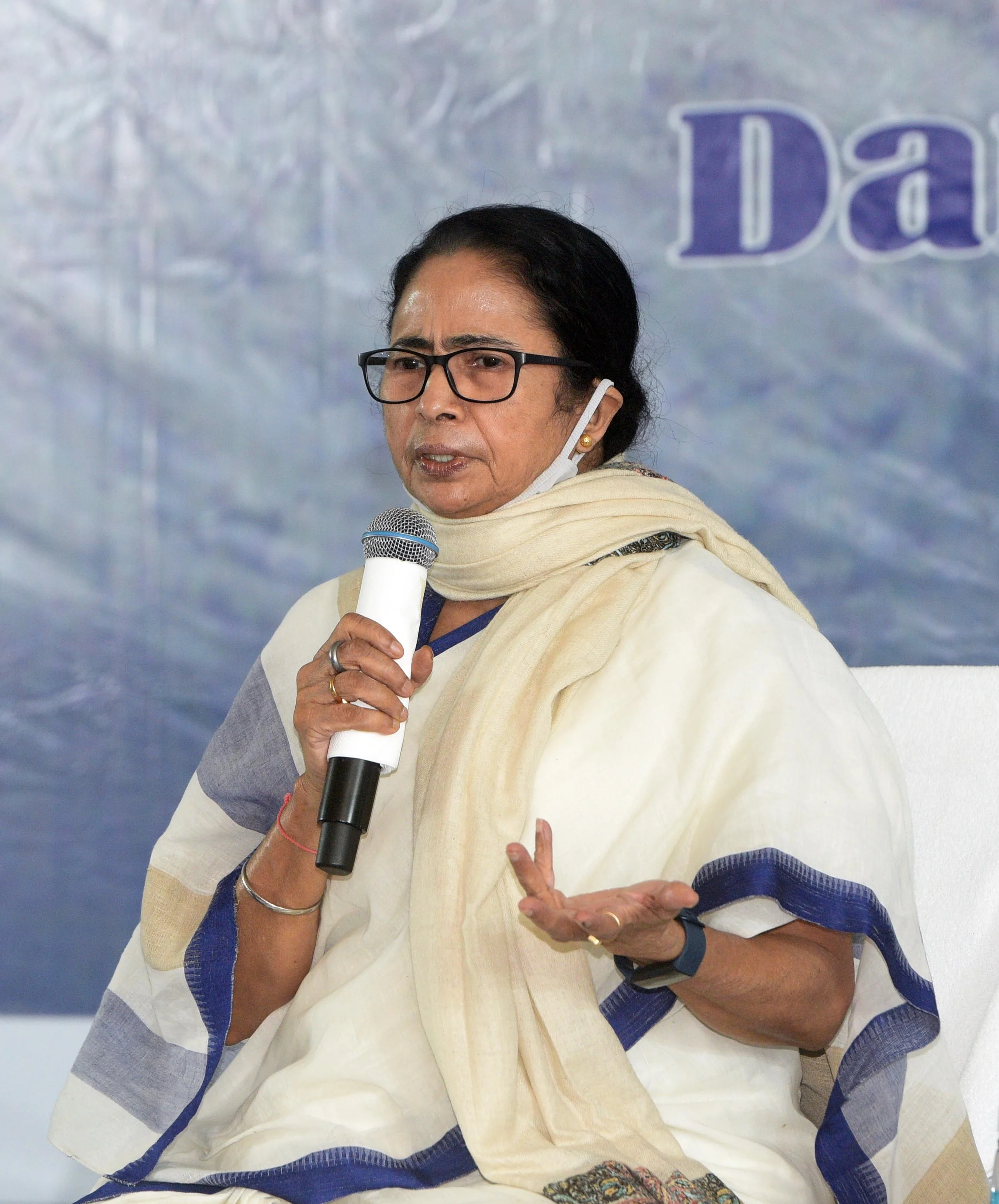 ফর্ম ৬ বিতর্কে সুপ্রিম কোর্টের নতুন নির্দেশ, ‘ভালো রায়’ বলে স্বাগত জানালেন মমতা