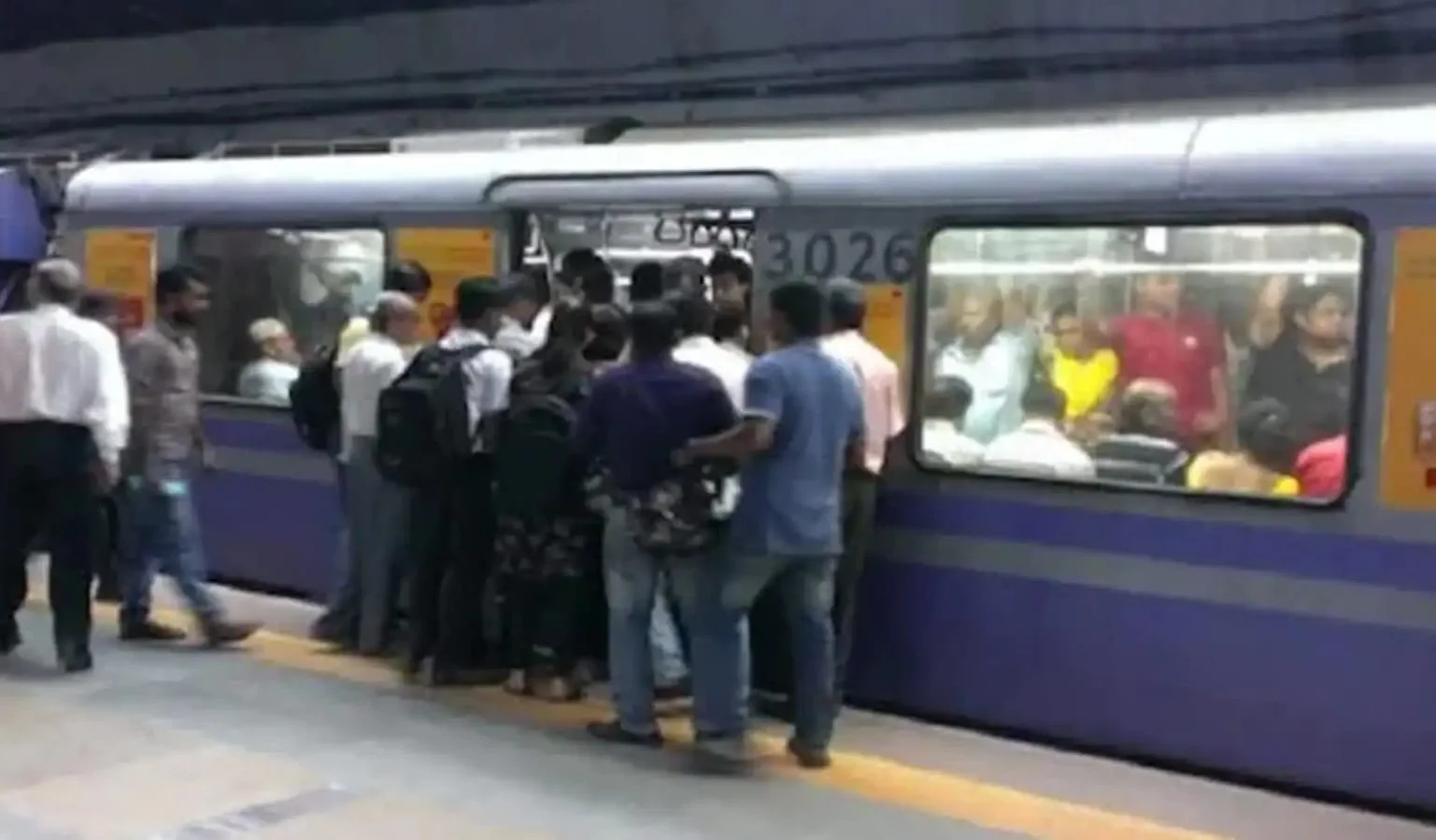 পুজোর চারদিন মেট্রোর যাত্রী সংখ্যা শুনলে আঁতকে উঠবেন!