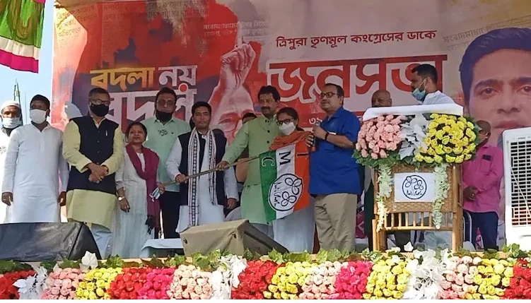 Breaking: ঘরের ছেলে ঘরে ফিরলেন, বিজেপি ছেড়ে তৃণমূলে যোগ রাজীবের