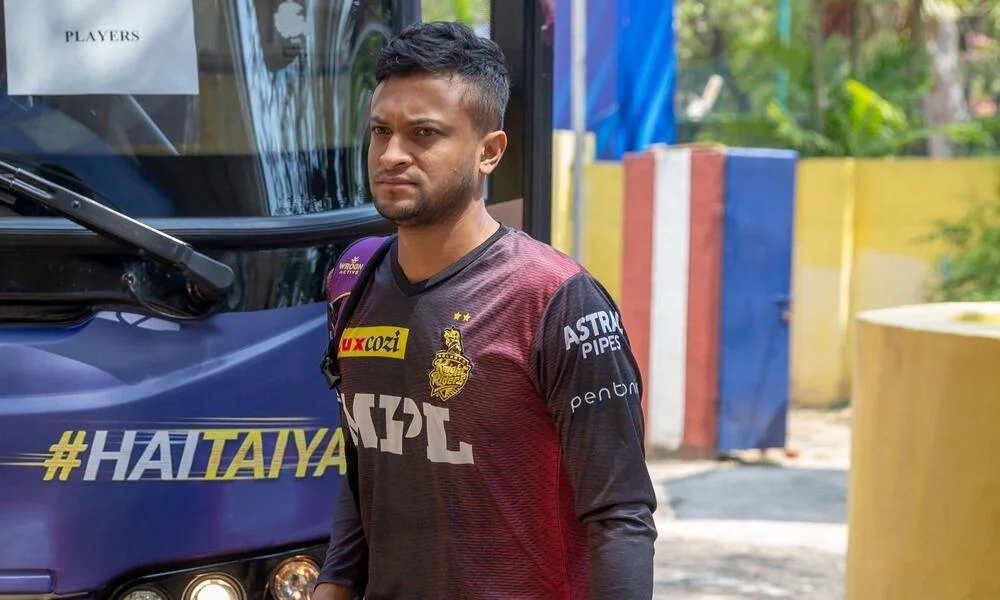 প্লেঅফের আগে শিবির ছাড়ছেন শাকিব আল হাসান ! বিপাকে পড়তে পারে KKR