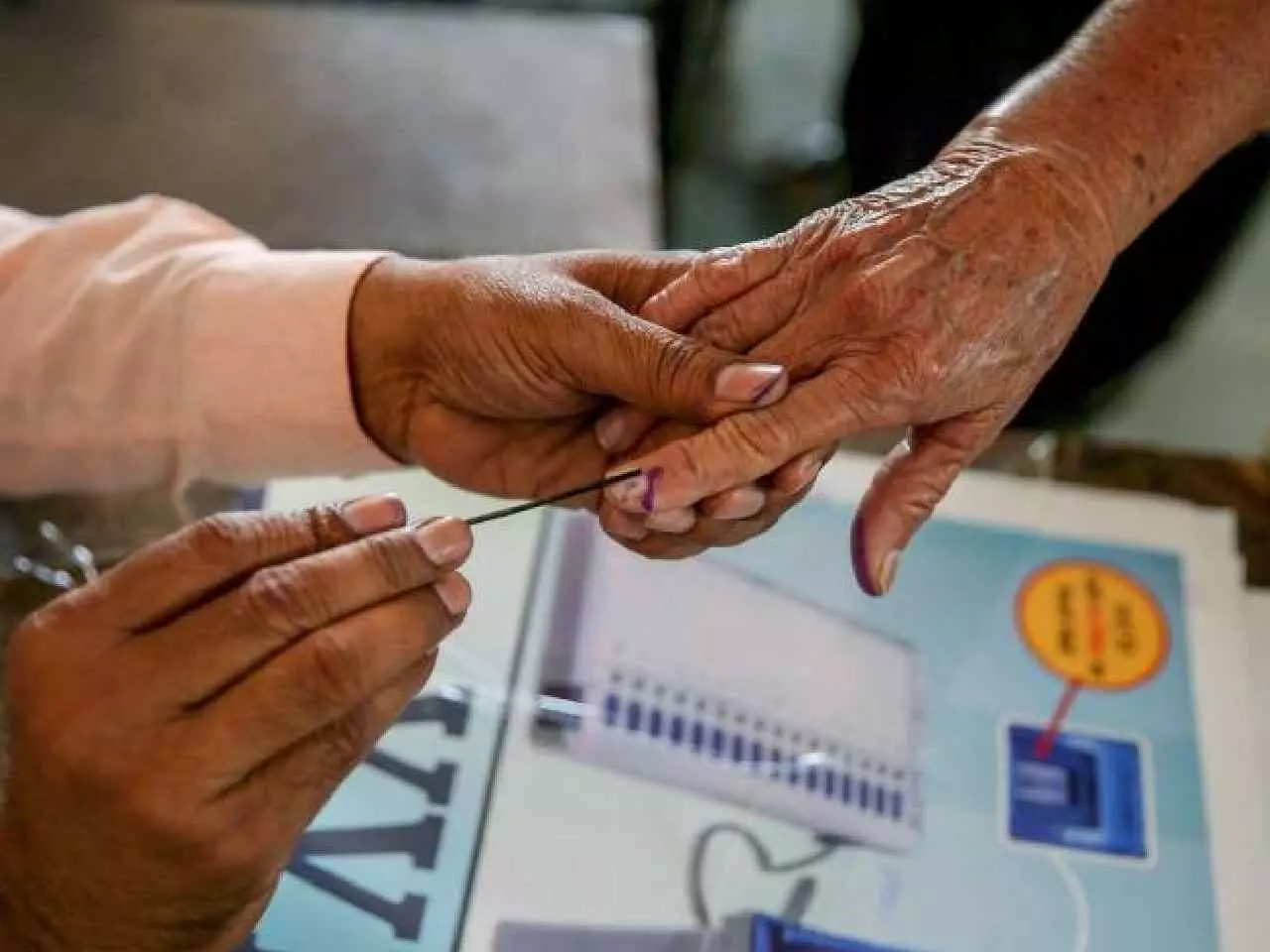 কড়া নিরাপত্তার মধ্যে দিয়ে সকাল সাতটা থেকে শুরু হল ত্রিপুরায় পুরসভার ভোটগ্রহণ