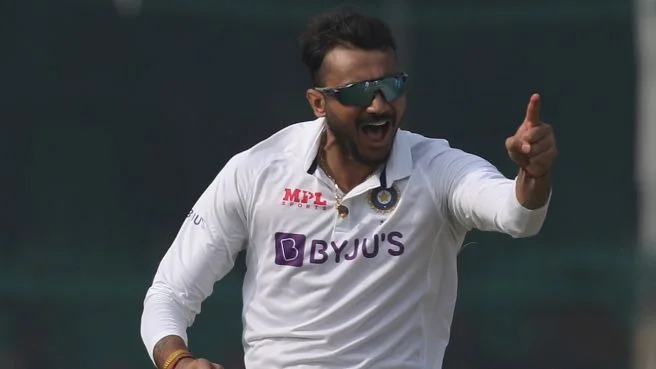 অক্ষরের ৫ উইকেট , প্রথম ইনিংসে ৪৯ রানে পিছিয়ে নিউজিল্যান্ড