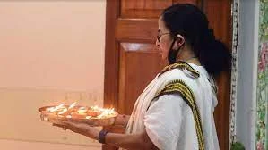 কালীপুজোর দিন অন্য রূপে মমতা বন্দ্যোপাধ্যায়