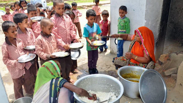 মিড ডে মিল:  জেলা শিক্ষা আধিকারিকদের  চিঠি
