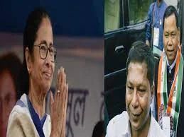 অভিষেককারী শ্রেয়সকে টুপি তুলে দিলেন গাভাসকর