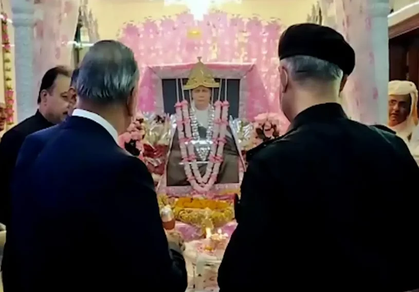 পাকিস্তানে ভেঙে দেওয়া সেই হিন্দু মন্দির উদ্বোধন করলেন পাক প্রধান বিচারপতি গুলজার আহমেদ