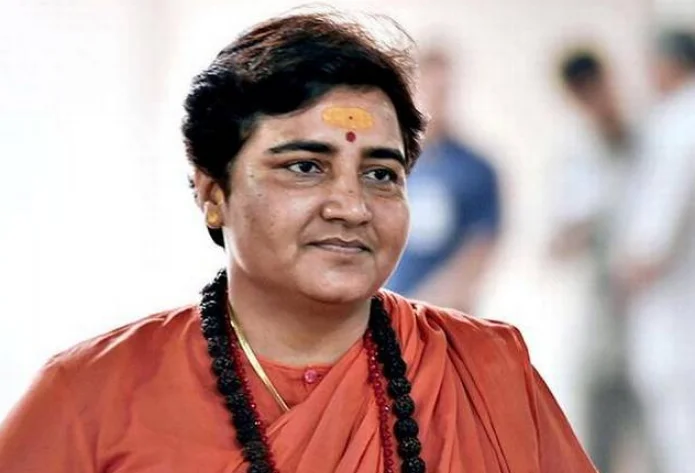 মালেগাঁও বিস্ফোরণ মামলা: বহু টালবাহানার পর এনআইএ আদালতে হাজিরা দিলেন সাংসদ প্রজ্ঞা ঠাকুর