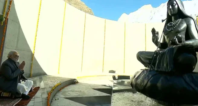 কেদারনাথে শঙ্করাচার্যের মূর্তির উন্মোচন মোদির,করলেন রুদ্রাভিষেক পুজো