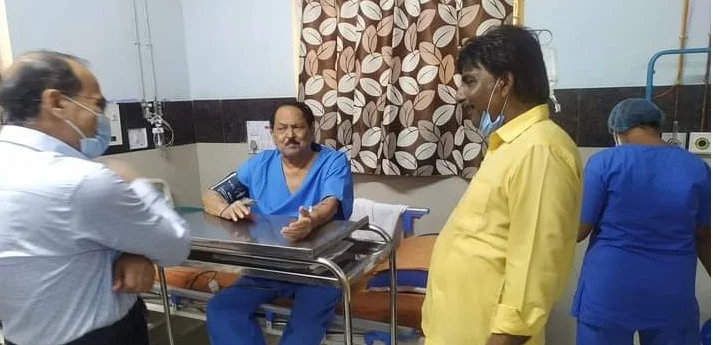 হাসপাতালে বসেই দফতরের কাজ করে গেছেন 'কাজপাগল' সুব্রত মুখোপাধ্যায়