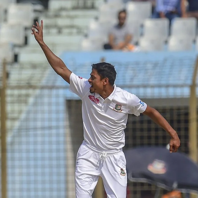 একাই ৭ উইকেট তাইজুলের, তবুও চাপে বাংলাদেশ