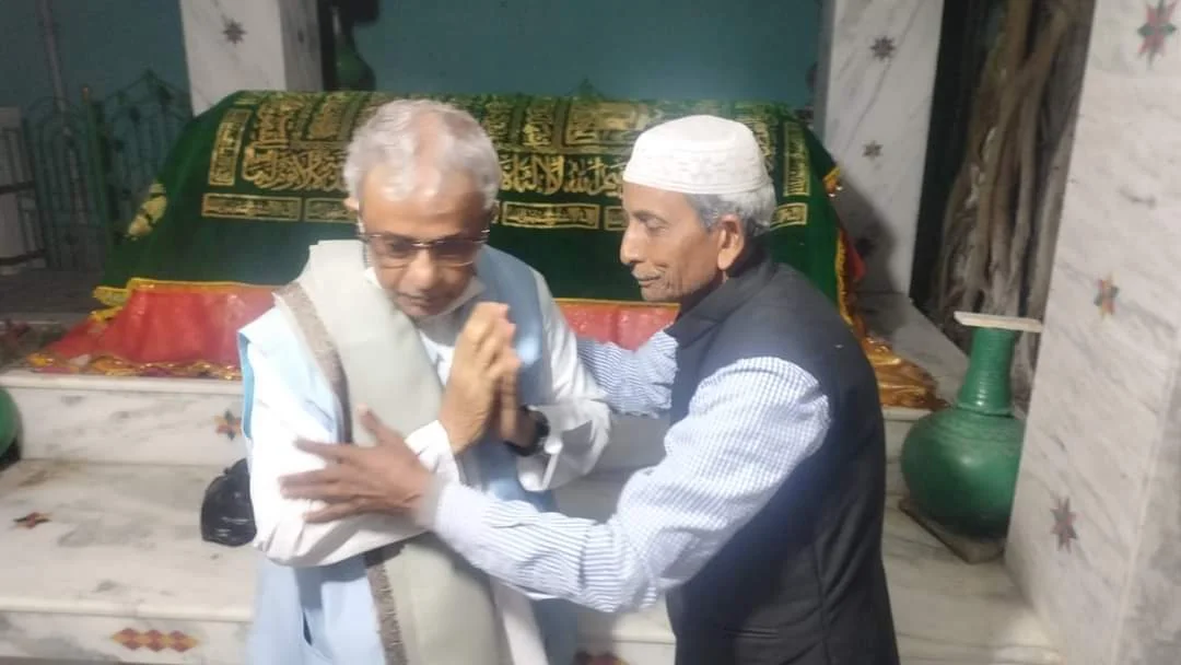 কাঁথির মাজারে শিশির অধিকারী! রাজনৈতিক তরজা