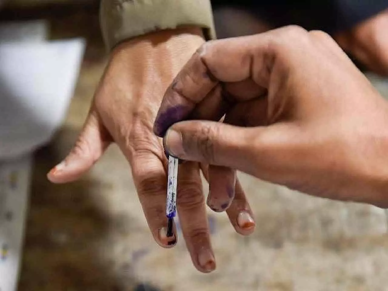 কড়া নিরাপত্তায় সকাল সাতটা থেকে শুরু হয়ে গেল কলকাতা পুরসভার ভোটগ্রহণ